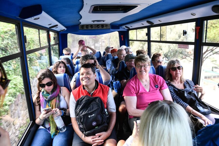From Rome: Capri and Anacapri Guided Tour and Island Cruise - What the guide adds to the day