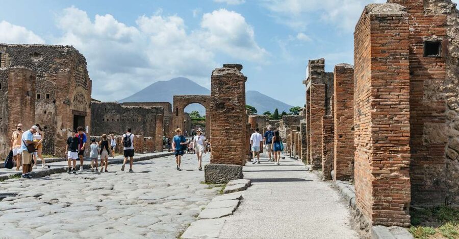 From Rome: Day Trip to Pompeii with Tickets - Two hours in Sorrento, with limoncello