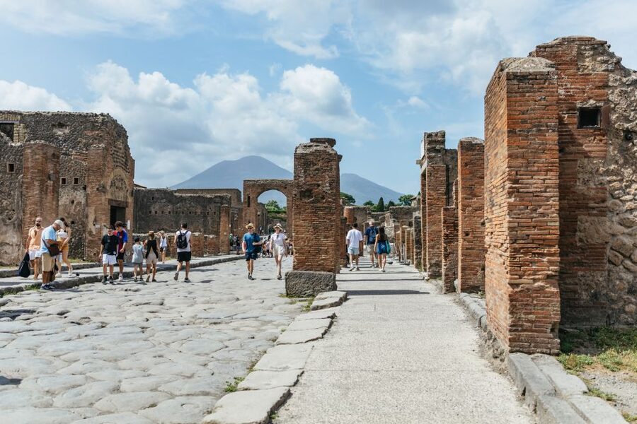 From Rome: Day Trip to Pompeii with Tickets - Pompeii: a guided look at a buried city