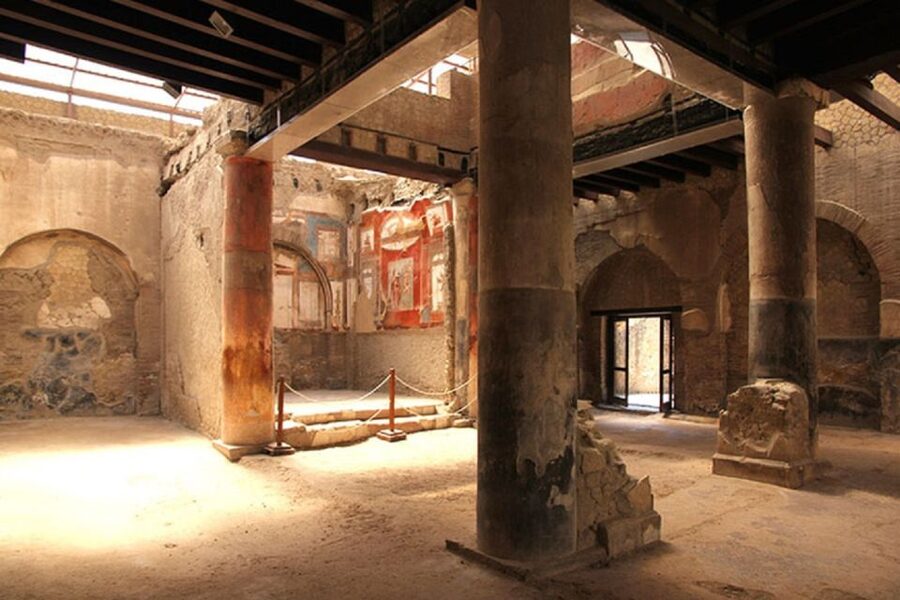 From Rome: Guided Tour to Pompeii with priority admission - Entering Pompeii with priority admission