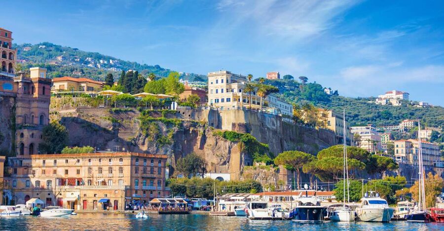From Rome: Pompeii, Amalfi Coast, and Sorrento Day Trip - Two hours to find your own Sorrento