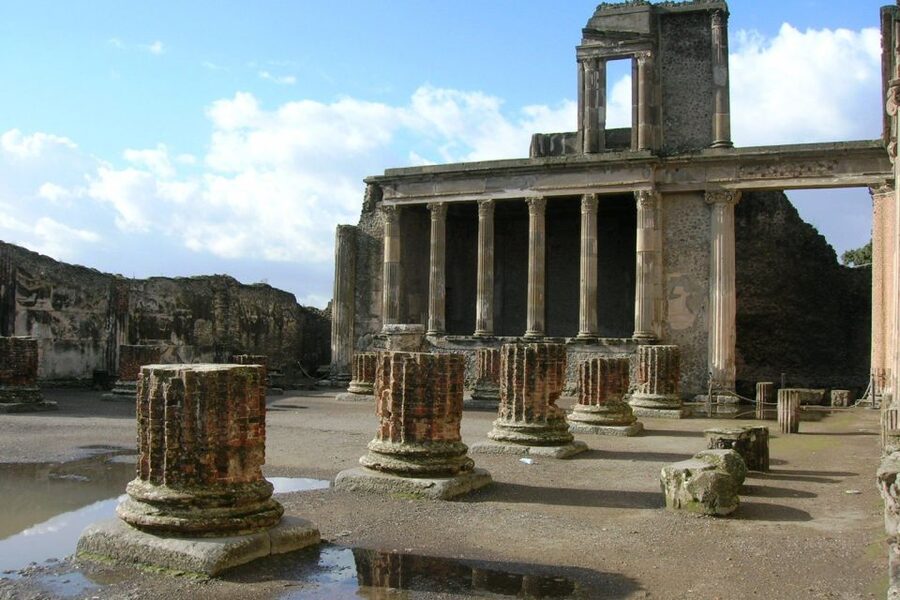 From Rome: Pompeii and Herculaneum by High-Speed Train - What an archaeologist guide adds