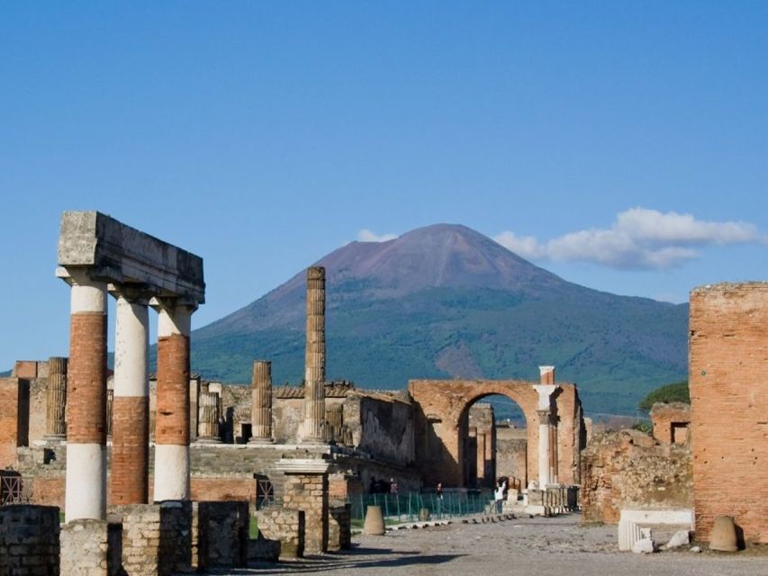 From Rome: Pompeii and Naples, Full Day Tour with Lunch - The Bay of Naples and a taste of city life