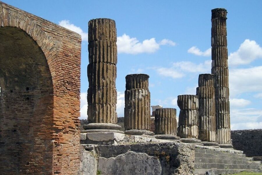 From Rome: Pompeii & Naples Private Full-Day Tour - Lunch on the Slopes of Vesuvius