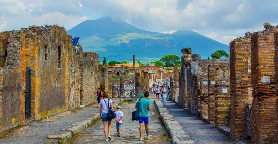 From Rome: Pompeii & Naples Private Full-Day Tour - Walking Through Pompeii’s Streets and Houses