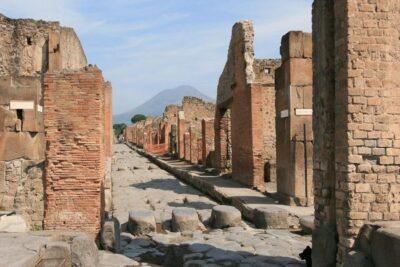 Pompeii & Naples Small-Group Day Tour with Lunch
