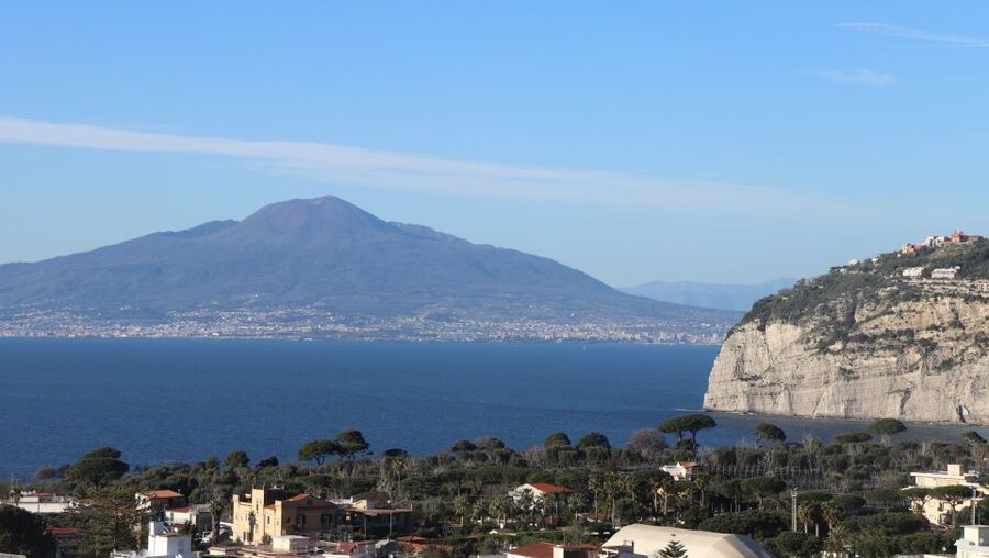 From Rome: Pompeii, Positano and Amalfi Coast Day Trip - Who should book this day trip?