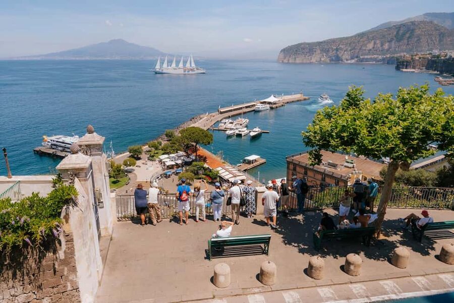 From Rome: Pompeii with Expert Guide & Amalfi Coast Day Trip - The long ride south from Rome