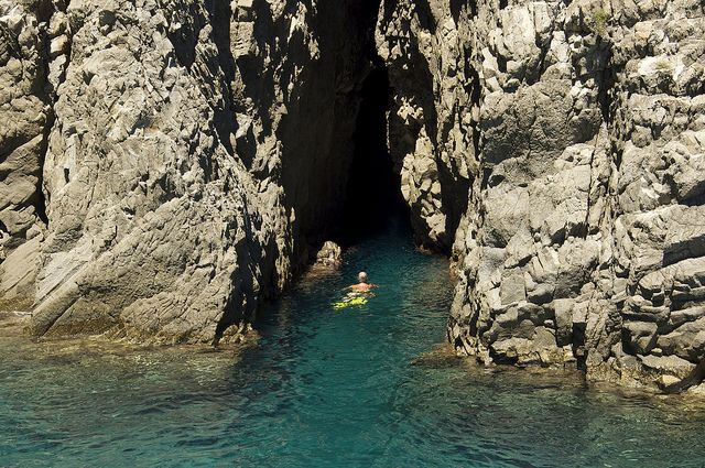 From Rome: Ponza Island Day Trip with Boat Excursion - The early start at Caffè Cestia