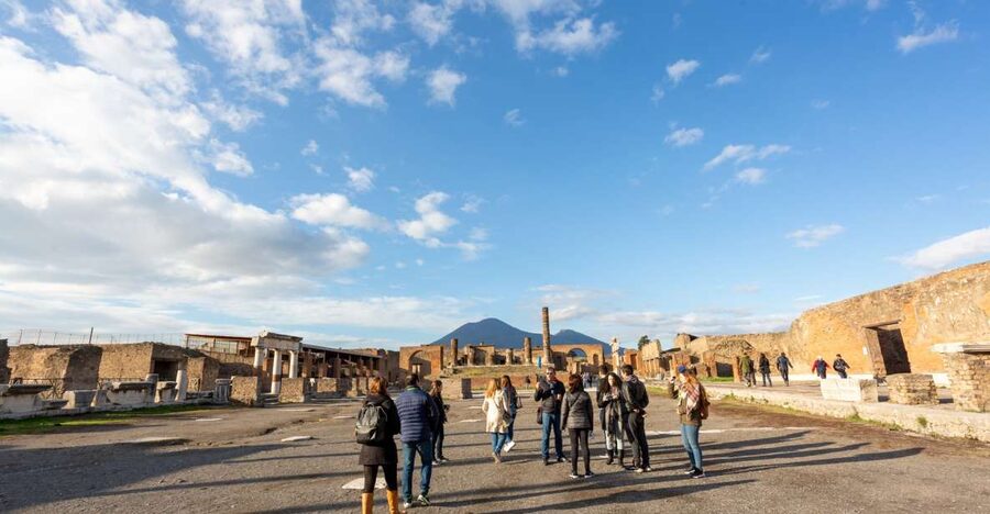 From Rome: Sorrento & Pompeii Day Tour with Hotel Pickup - Pompeii with a guide or audio commentary
