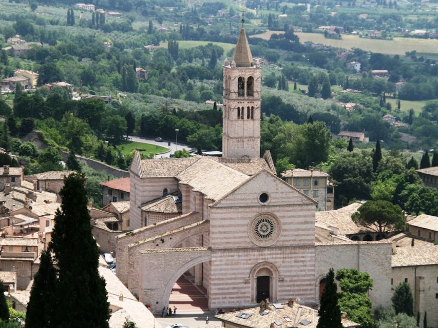From Rome: Umbria, Assisi and Orvieto Day Tour - The short ride to Orvieto