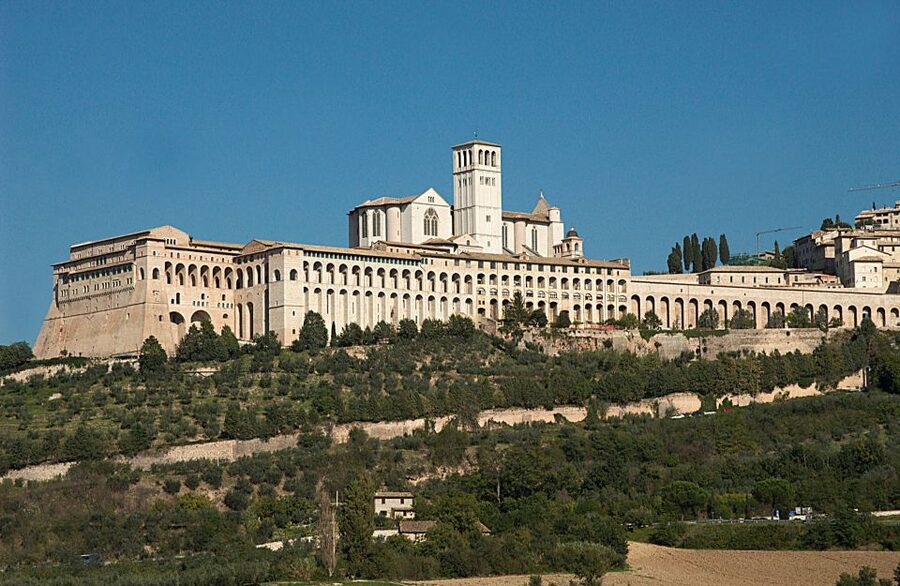 From Rome: Umbria, Assisi and Orvieto Day Tour - Orvieto Cathedral in one concentrated hour