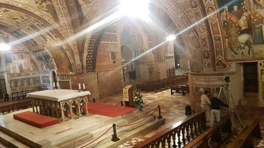 From Rome: Umbria, Assisi and Orvieto Day Tour - Guides, drivers, and the small-group feel