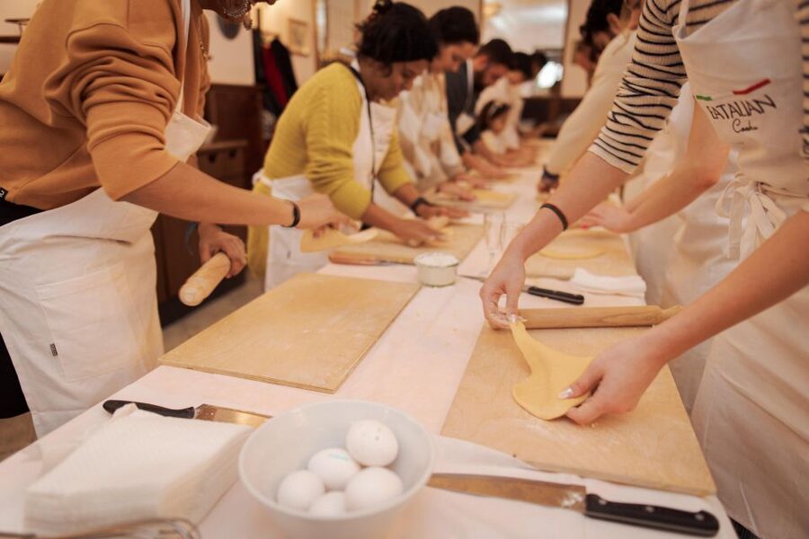 Gelato and Pasta Cooking Class in Rome - Piazza Navona - Timing, meeting point, and practical details