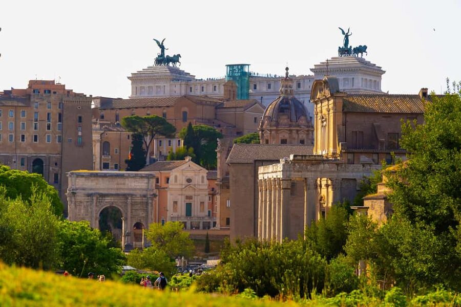 Guided Tour to the Palatine Coliseum and Roman Forum - Who should book this Spanish-language tour?