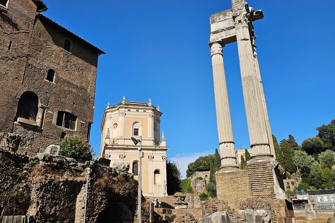 Hidden Gems of Rome Walking Tour - Tiber Island and the assassination story