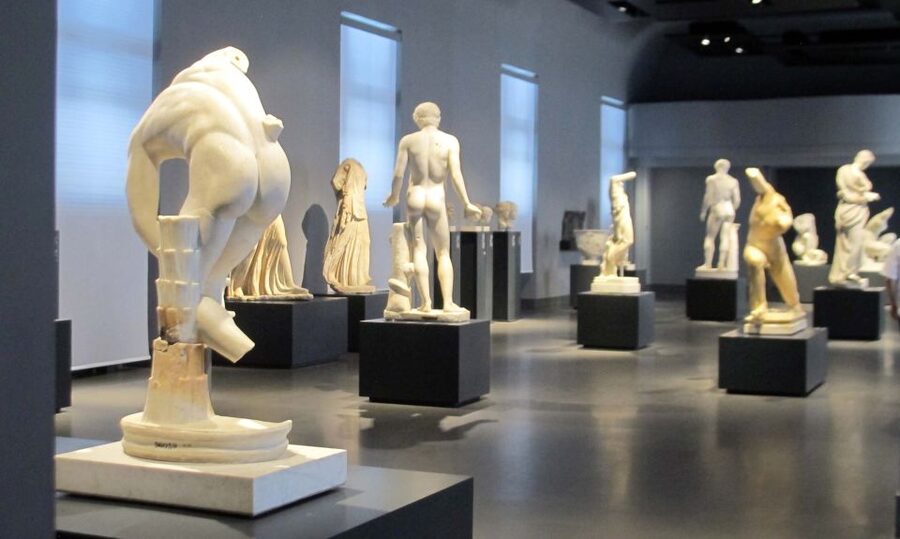 National Museum of Palazzo Massimo: 2-Hour Private Tour - Meeting your guide and setting the pace