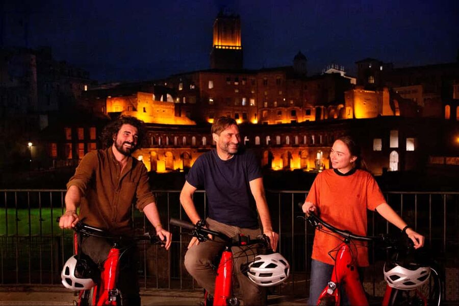 Night Tour of Rome with Top E-bike & optional Italian Dinner - Farnese Palace and the Pantheon