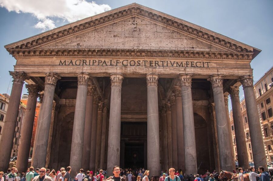 Pantheon and Jewish Ghetto Tour - Piazza della Minerva and the city between monuments