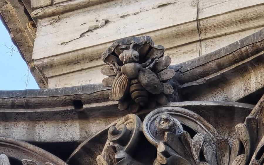 Pantheon Audio Guided Tour: Endless Imperial Rome Experience - Twelve-meter columns and the effect of rare granite
