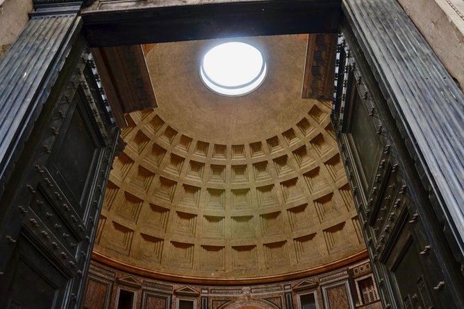 Pantheon Elite Guided Tour - Rome's Iconic Ancient Temple - Guides and the value of the audio system