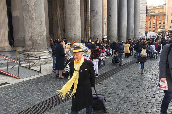 Pantheon Elite Guided Tour - Rome's Iconic Ancient Temple - Crowds, group size, and the timed entrance