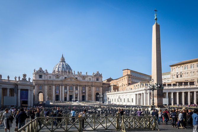 Papal Audience with Pope Leo XIV and Expert Local Guide - The audience itself, from prayers to blessings
