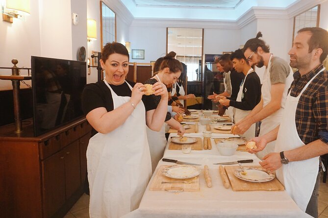 Pasta and Tiramisu Cooking Class in Rome, Piazza Navona - Choosing between four sauces