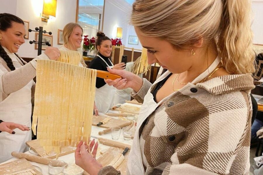 Pasta Cooking Class with Pesto Sauce Making in Rome Center - Key points to know before booking