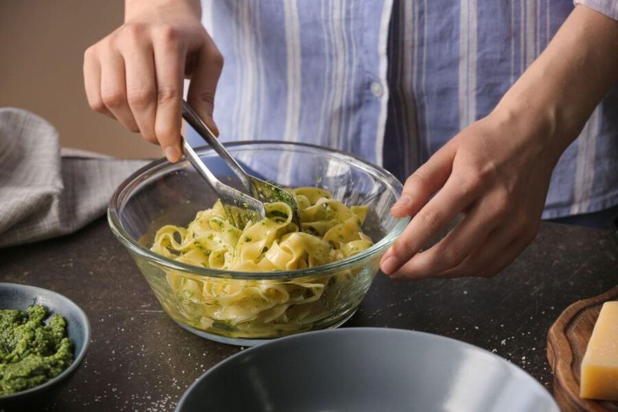 Pasta Cooking Class with Pesto Sauce Making in Rome Center - Who should take this Rome cooking class