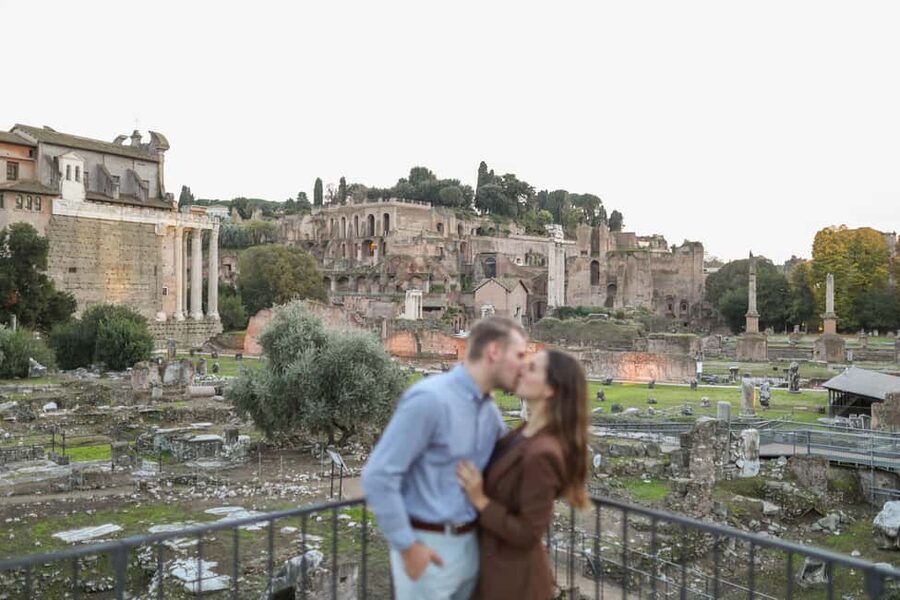 Photographer in Rome - Who Should Book This Photo Walk?