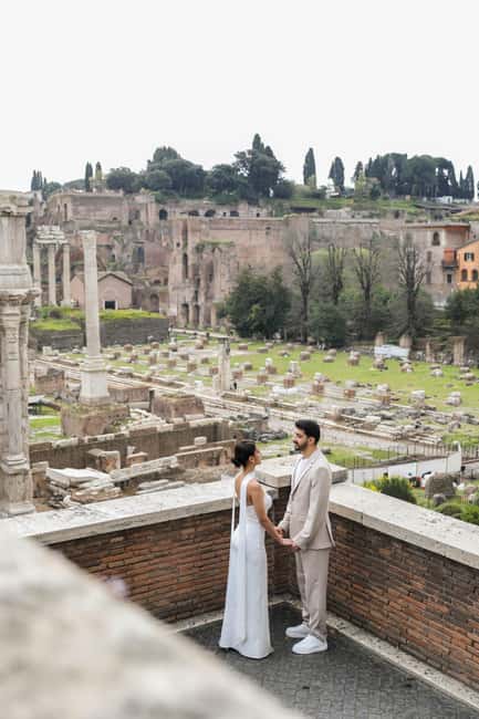 Photographer in Rome - Colosseum and Roman Forum Backdrops