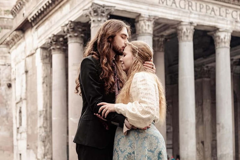 Photoshoot in Rome for couples - Trevi Fountain to the Spanish Steps