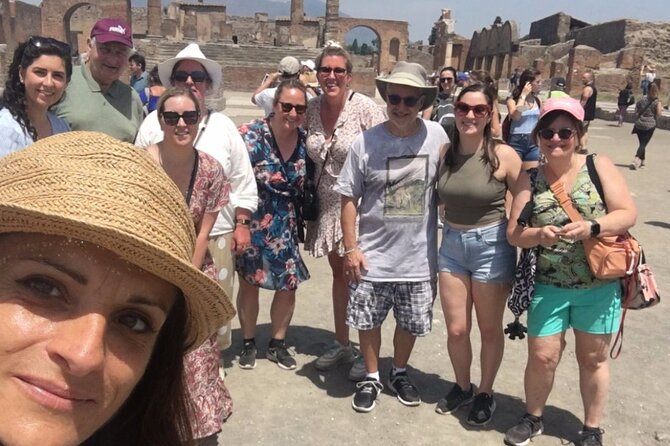 Pompeii and Naples Tour from Rome by Train with Lunch - Pompeii: two hours among Roman streets