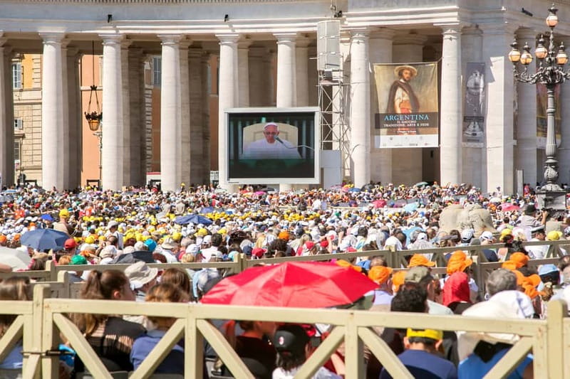 Pope Leo XIV Audience Tour with Local Guide - Which language should you choose?