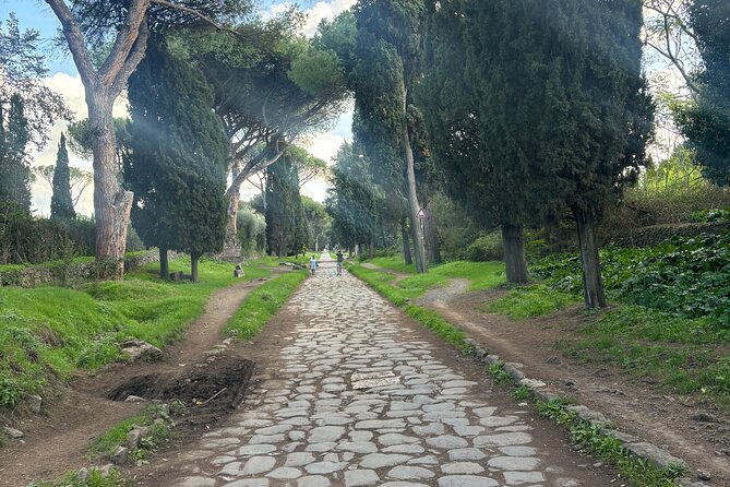 Private E-bike tour of Appian way, Aqueduct & catacombs with food - Villa Maxentius brings imperial Rome into view
