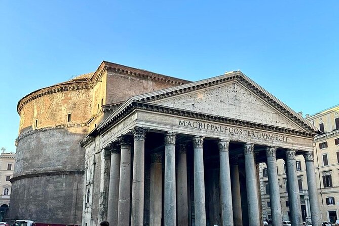Private Family Scavenger Hunt & Art Lab Tour – Rome Landmarks - Largo Argentina and Rome’s real cats