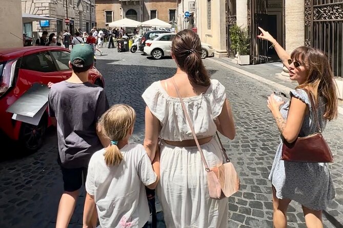 Private Family Scavenger Hunt & Art Lab Tour – Rome Landmarks - The art lab gives the tour a proper ending