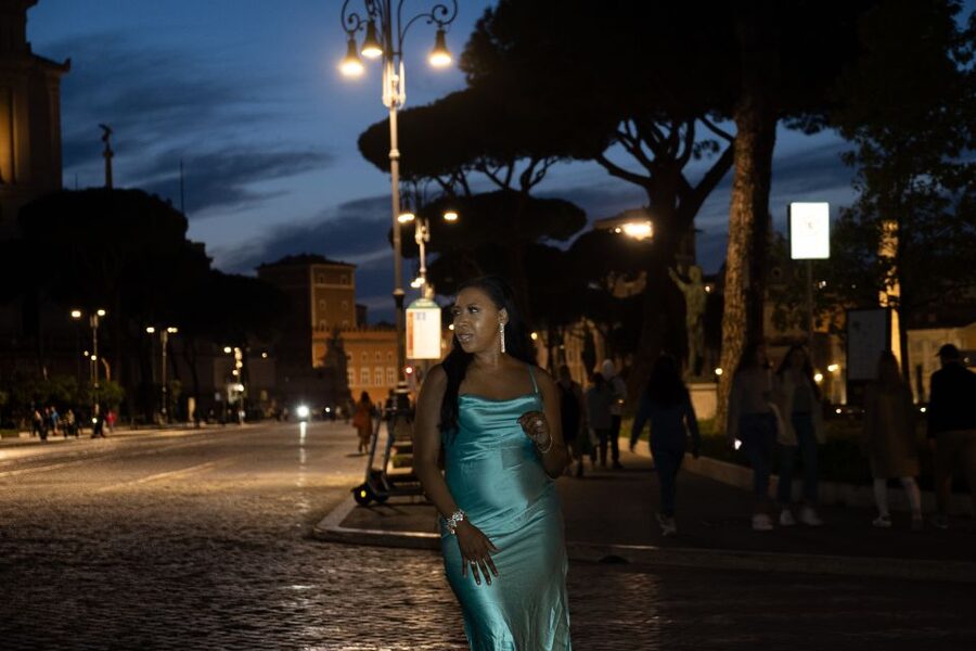Private Professional Photoshot in Rome & Video - A private Rome photo session with room to make it yours