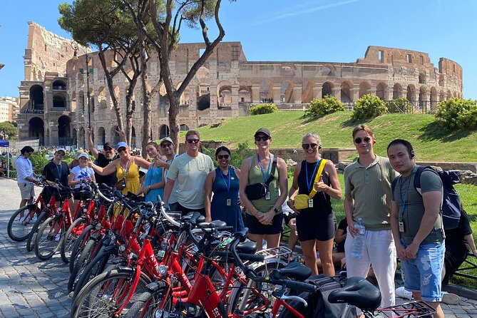 Private Rome Bike tour - Tossing a coin at the Trevi Fountain