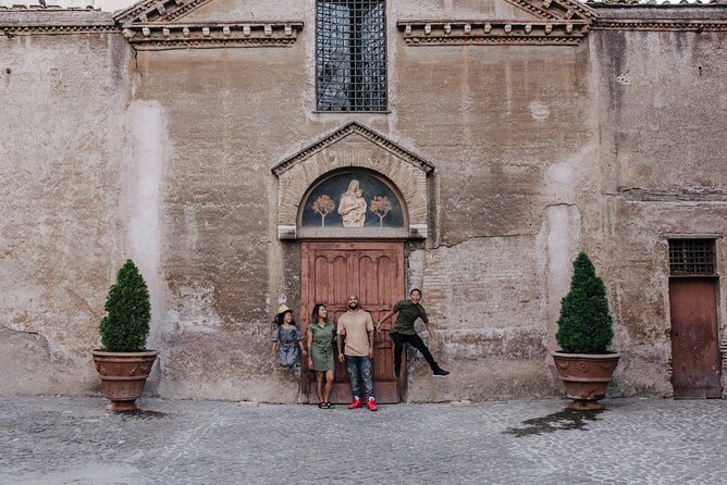 Private Vacation Photography Session with Local Photographer in Rome - What the photographer adds to your pictures