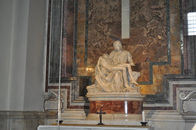 Private Vatican Museums Tour with Sistine Chapel & St. Peter's Basilica - The Sistine Chapel: listen before the silent room