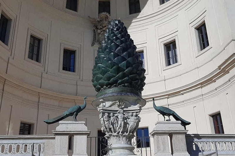 Private Vatican Tour with the option to visit St. Peter's - What the guides add to the visit