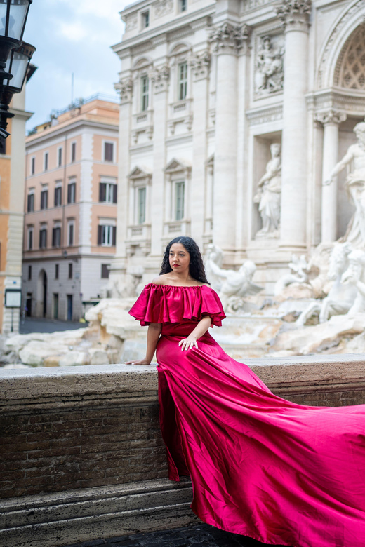 Professional Photoshoot in the Eternal City Rome - The flying dress adds movement to the pictures
