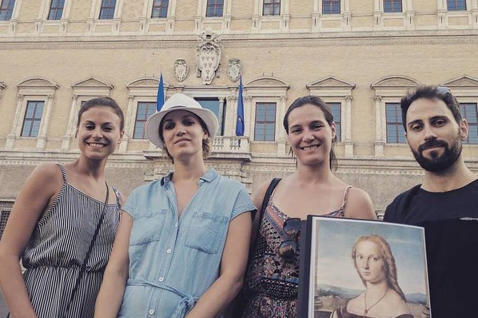 Renaissance Scarlet Ladies Tour: Caravaggio's and Borgia's Women - Giulia Farnese and the final stop at Piazza Farnese
