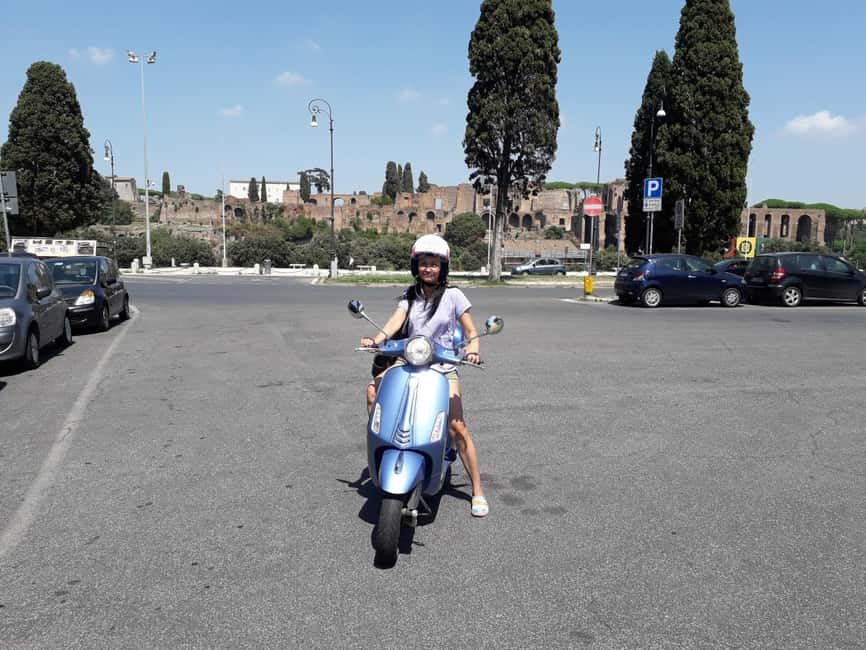 RENTA A VESPA - Starting near Largo di Torre Argentina