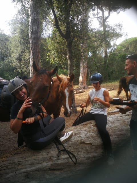 Ride in Rome with meal and wine included - A horse outing with more than a saddle and a view