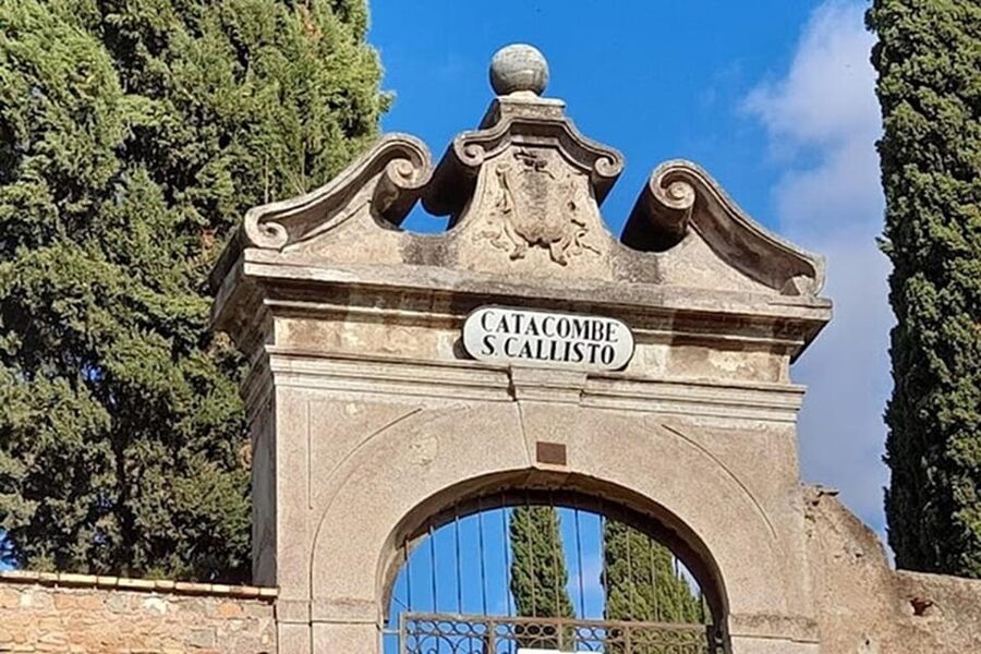 Roma: DELUXE Appian Way Bike Tour, Catacombs Visit & Lunch - St. Callixtus Catacombs: the tour’s underground pause