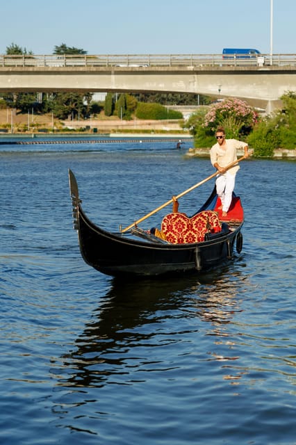 Roma: The one and only Roma Gondola tours on the lake! - Is the $39.86 price good value?
