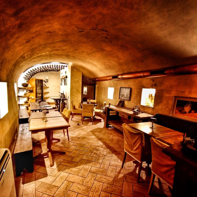 Roman Catacombs Guided Tour with Transfer - Adding the Trastevere food and wine tasting